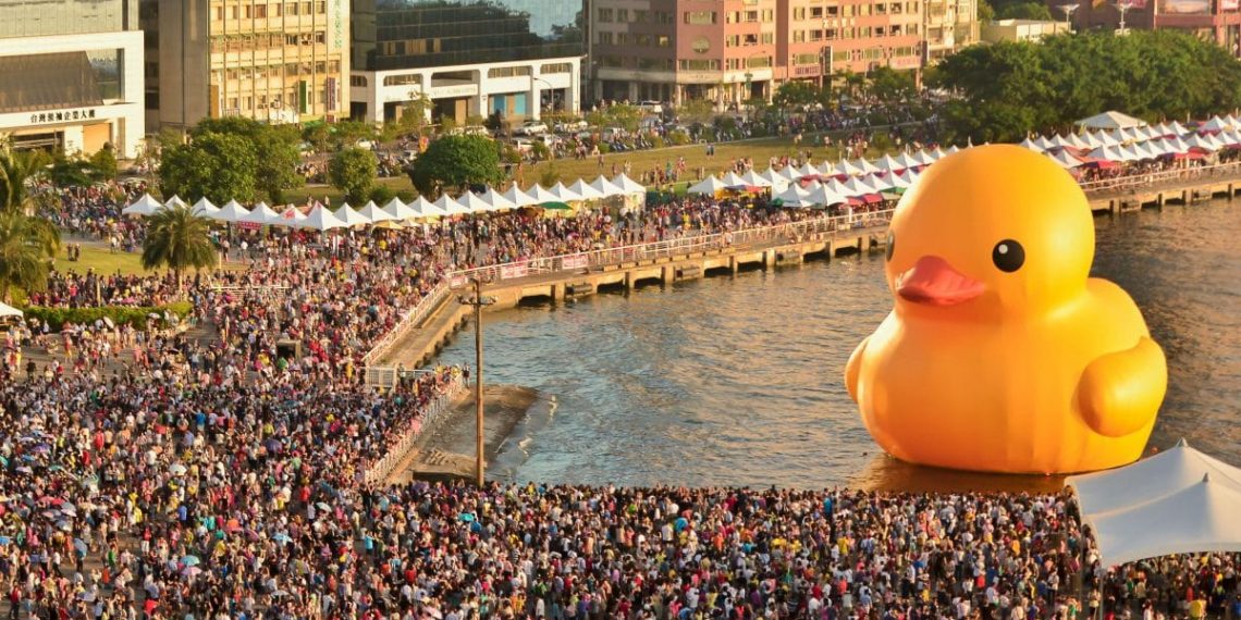 ARKPIA & Florentijn Hofman to Debut World’s 1st Public Artwork AR