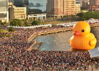 ARKPIA & Florentijn Hofman to Debut World’s 1st Public Artwork AR