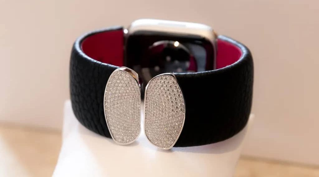 Luxury Meets Web3 with SmrtKuffs for Apple Watch