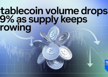 Stablecoin Volume Just Dropped 19% — But Holders and Supply Are Still Growing. Here’s What the Divergence Actually Means.